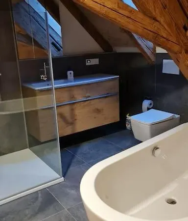 Apartamento Wunderschoene Maisonette-wohnung Nahe Des Zentrums Mit Kostenlosem Parkplatz
